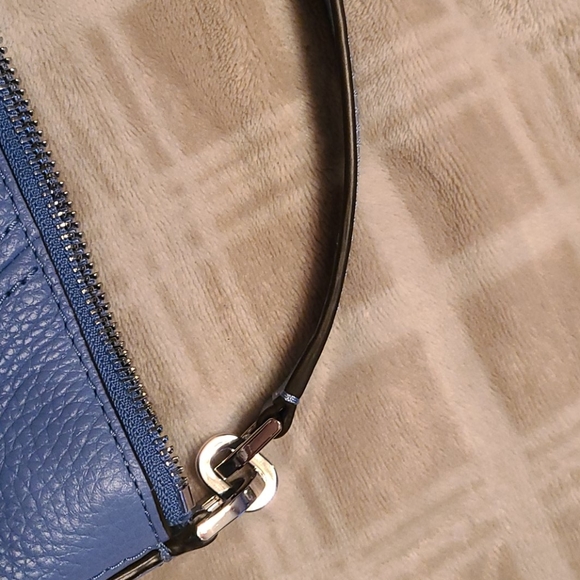 Michael kors bag - Picture 12 of 16